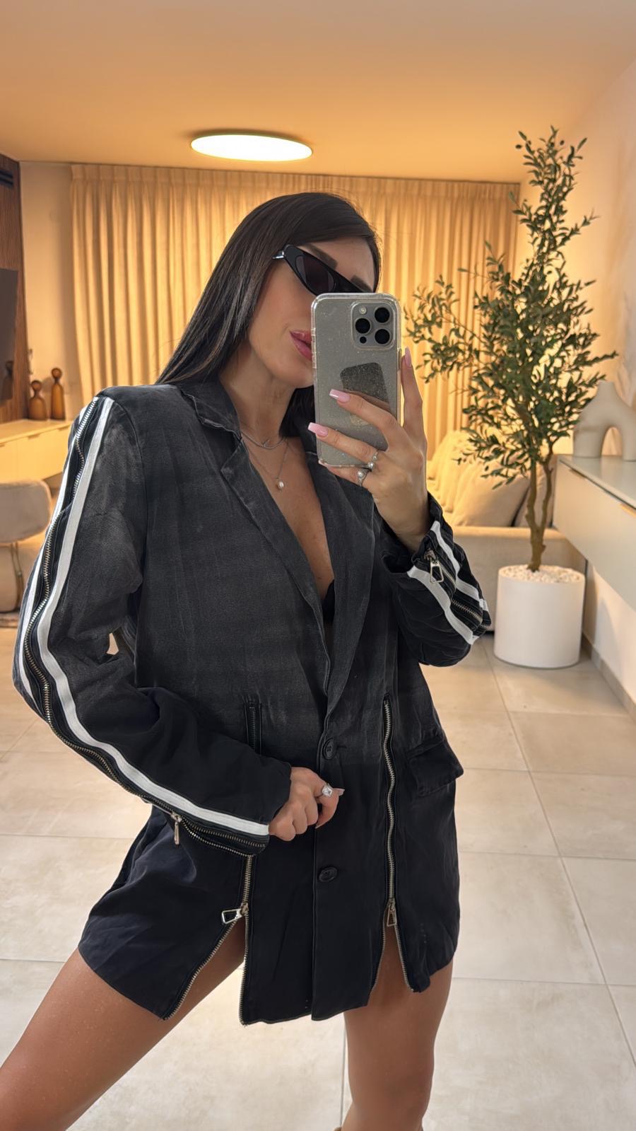 ג’קט ארוך בשילוב רוכסנים