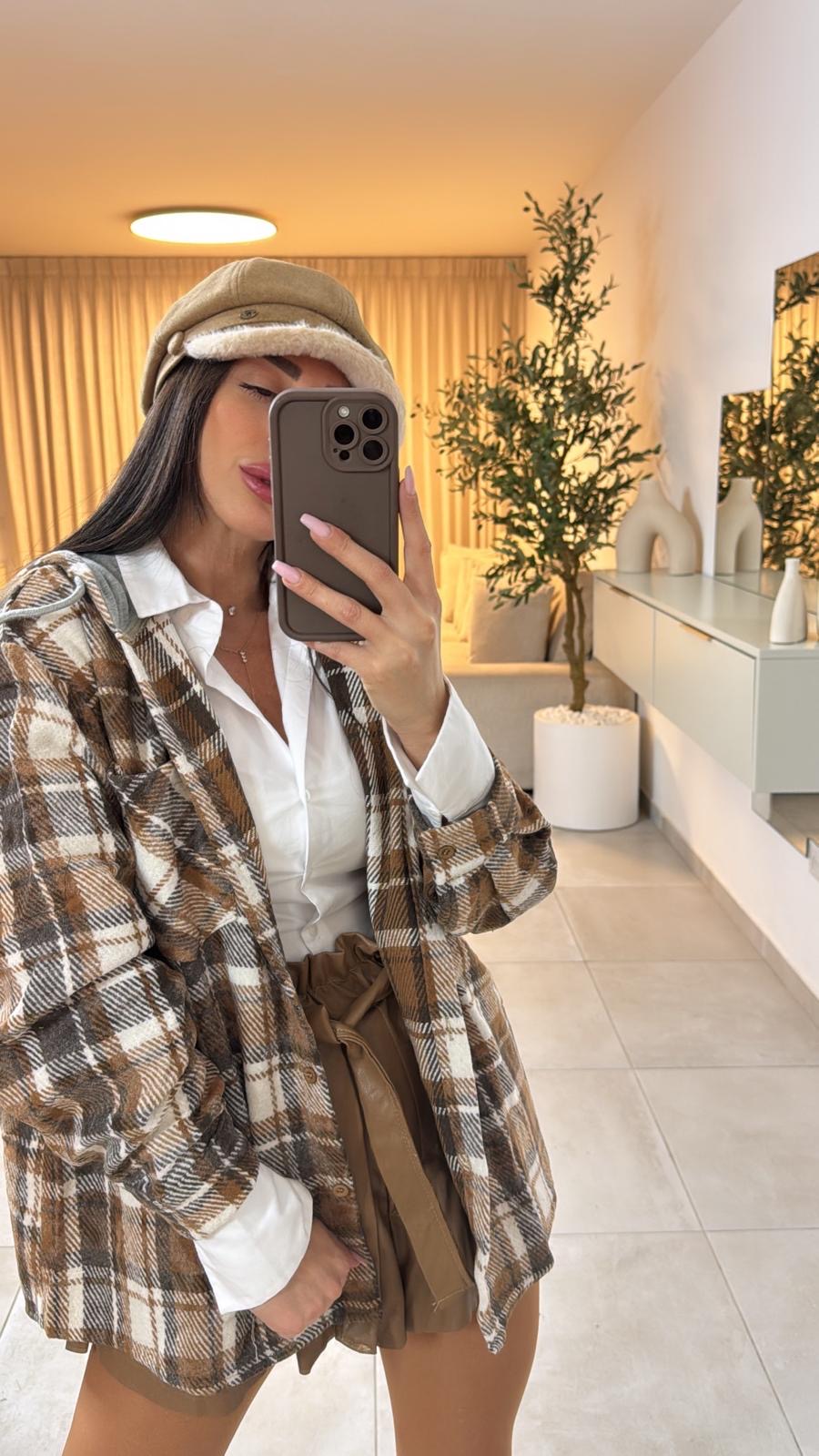 חולצה משובצת קפוצ׳ון