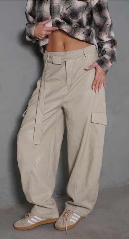 מכנס דגמ״ח דמוי עור