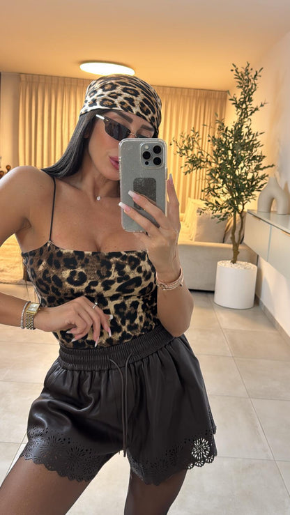 שורט דמוי עור חיתוכי לייזר