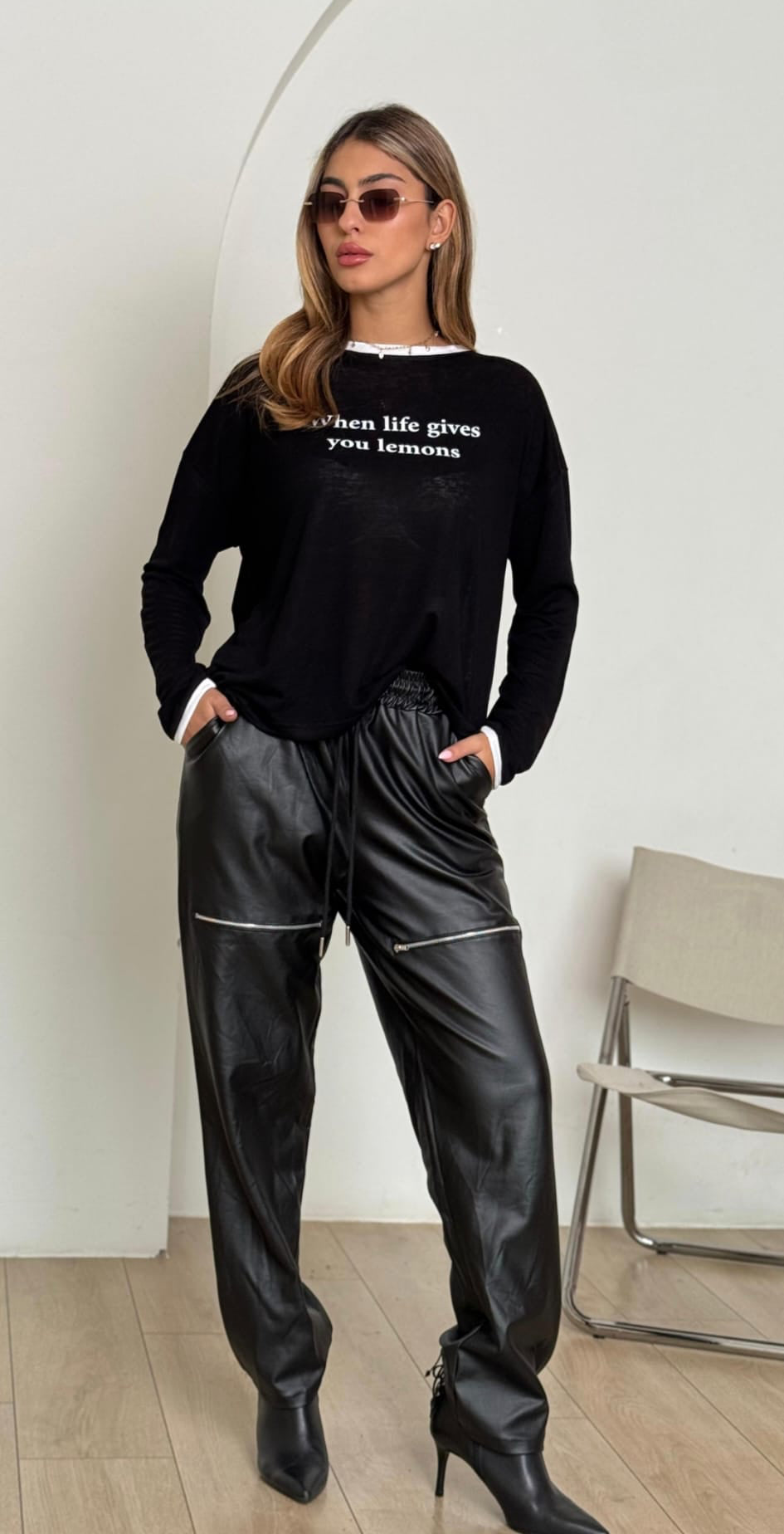 מכנס דמוי עור שילוב רוכסן