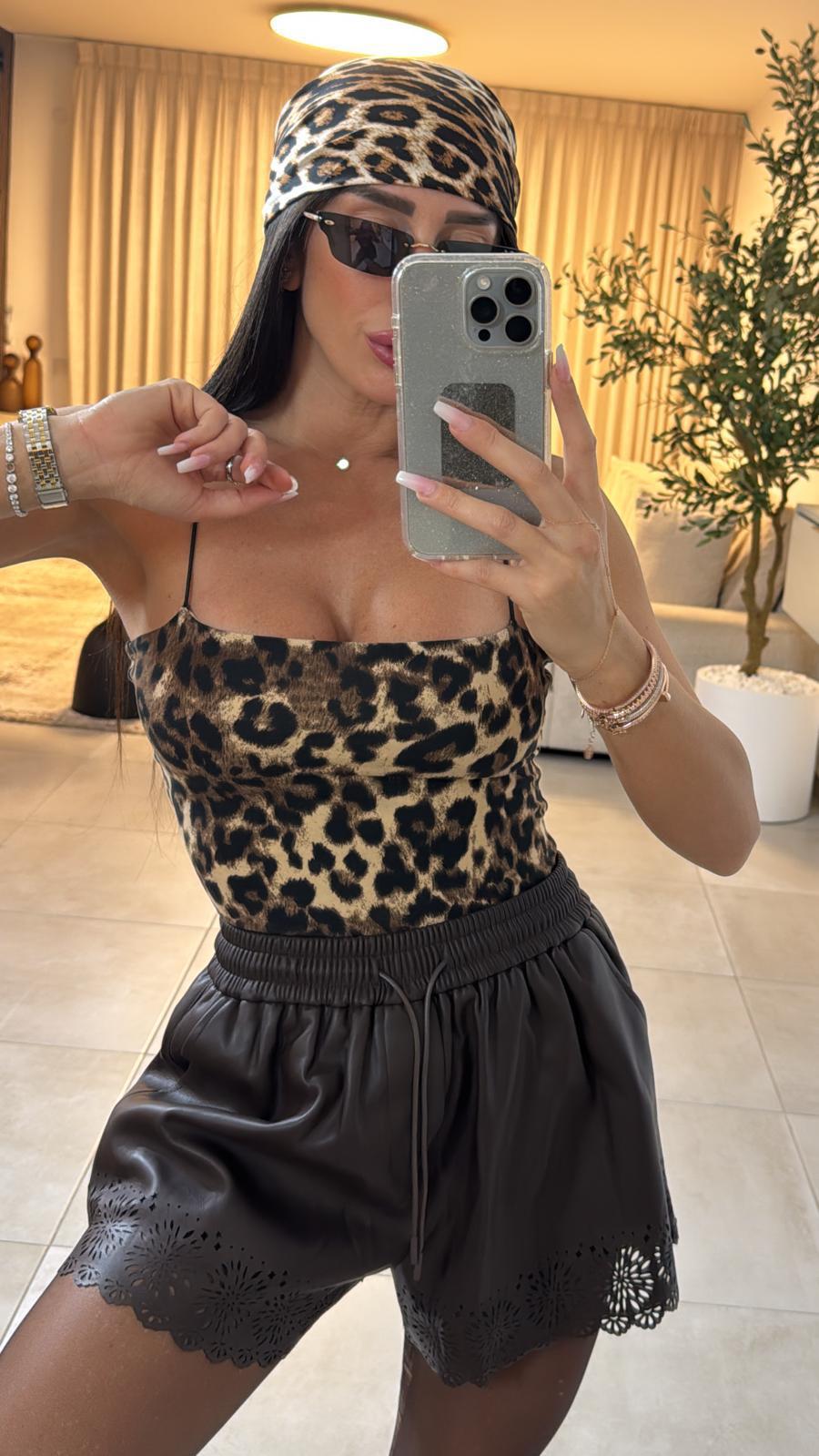 שורט דמוי עור חיתוכי לייזר