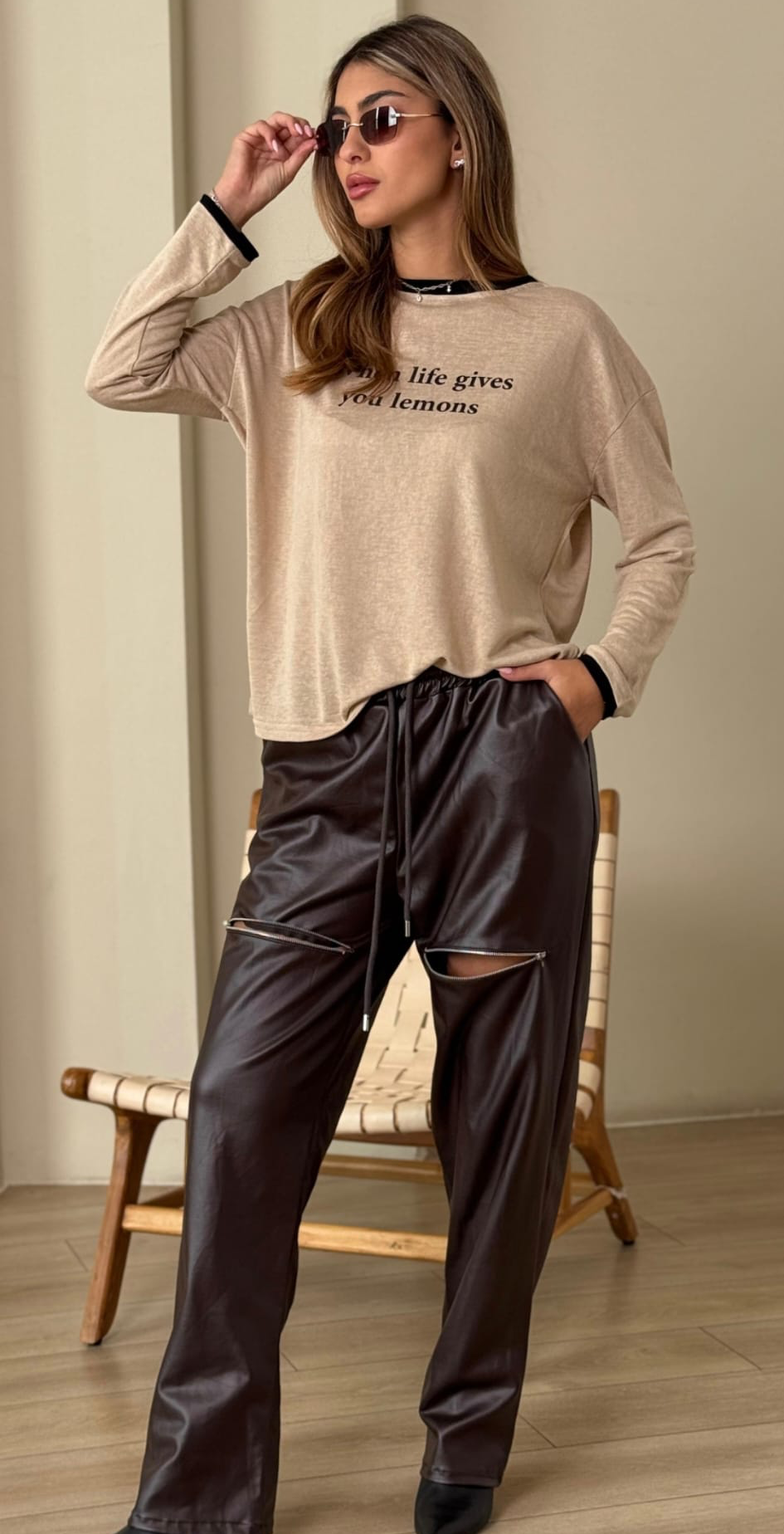 מכנס דמוי עור שילוב רוכסן