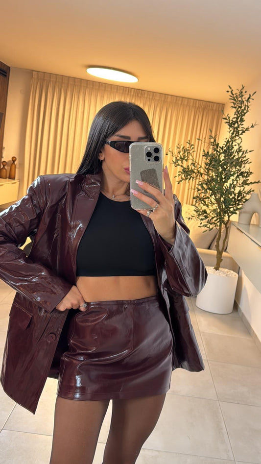 חליפה חצאית לקה