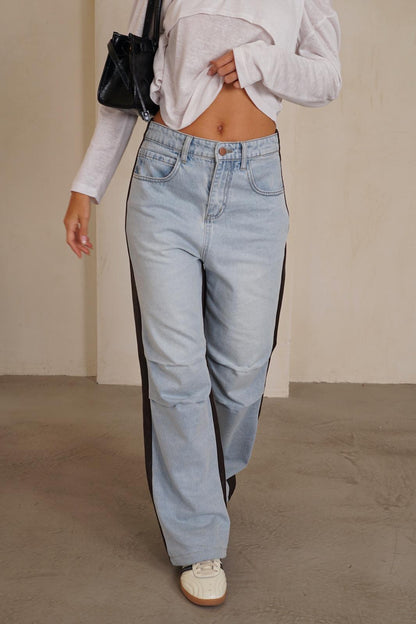 מכנס גינס שילוב דמוי עור