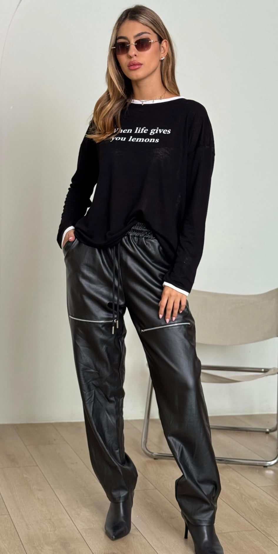 מכנס דמוי עור שילוב רוכסן