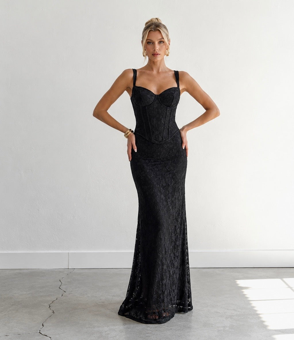 שמלה נאיה