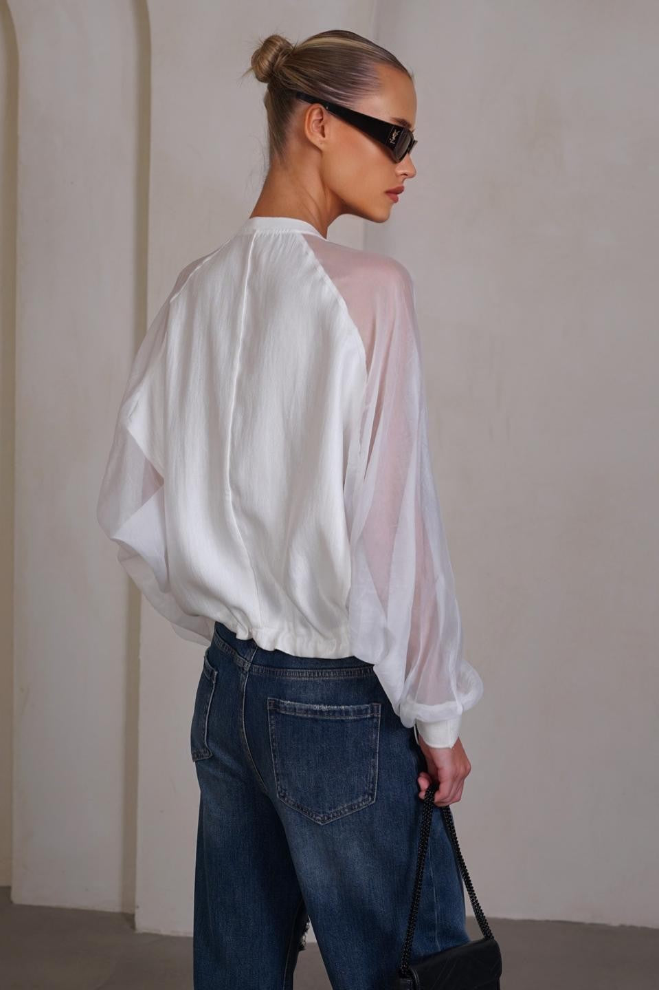 עליונית ARINA