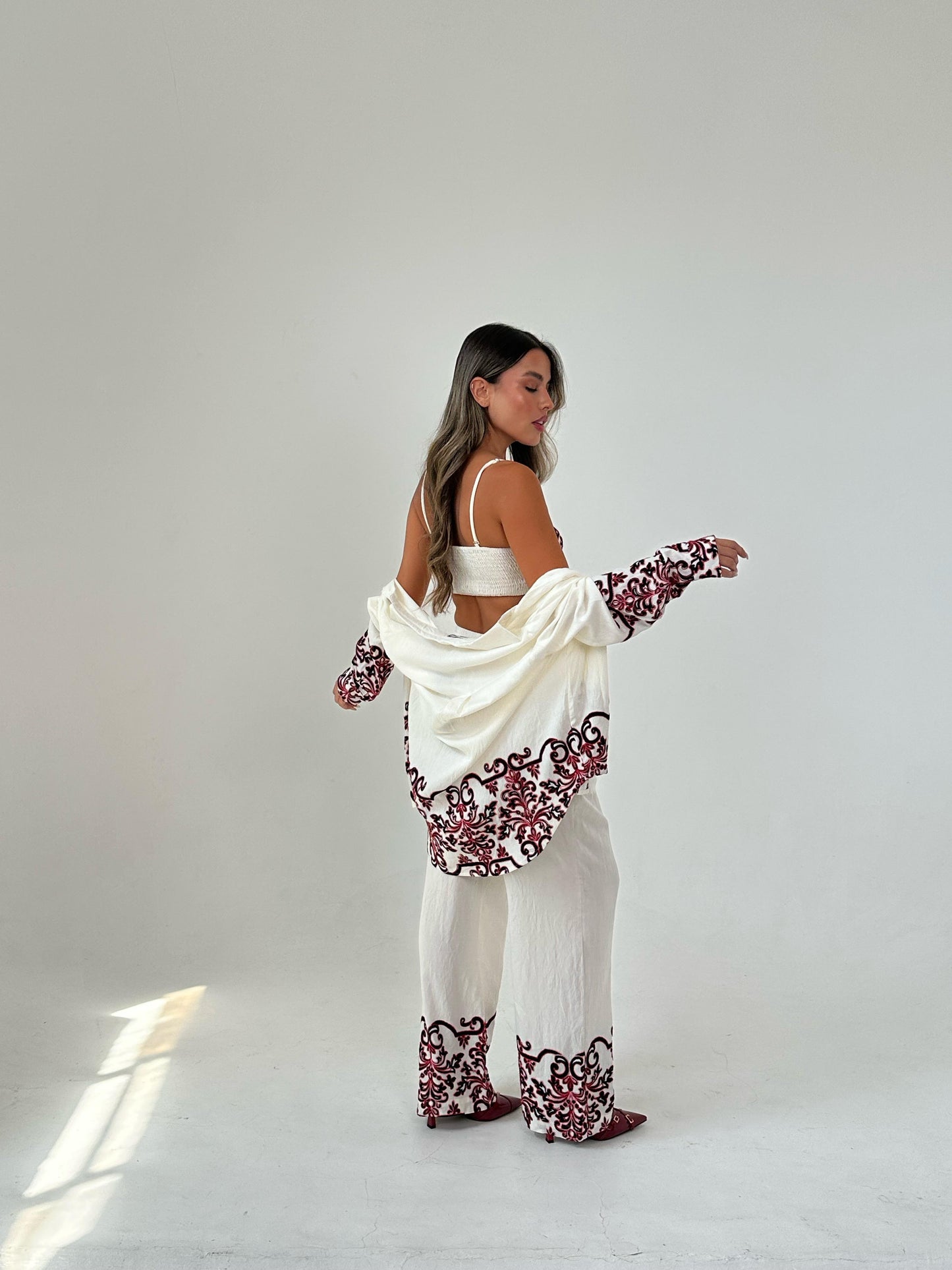 חליפה אליסיה