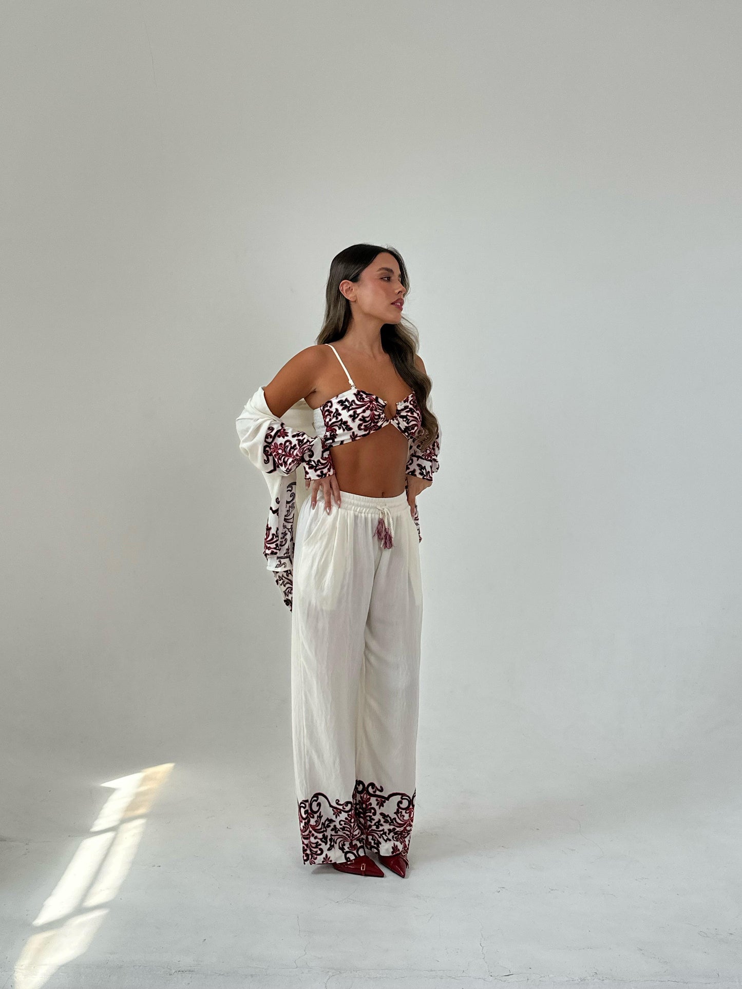 חליפה אליסיה