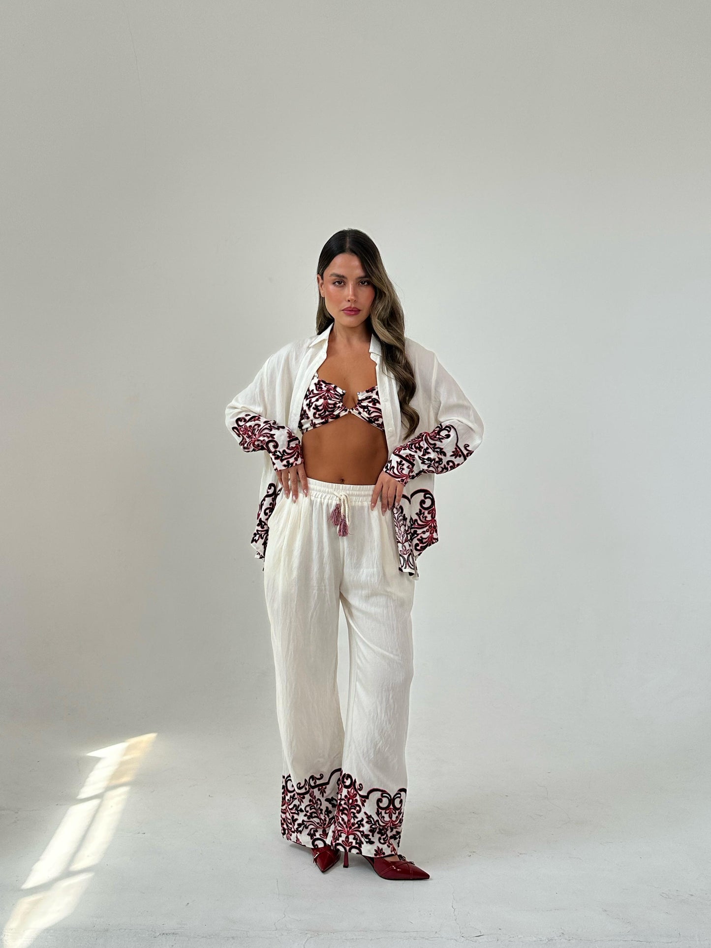 חליפה אליסיה